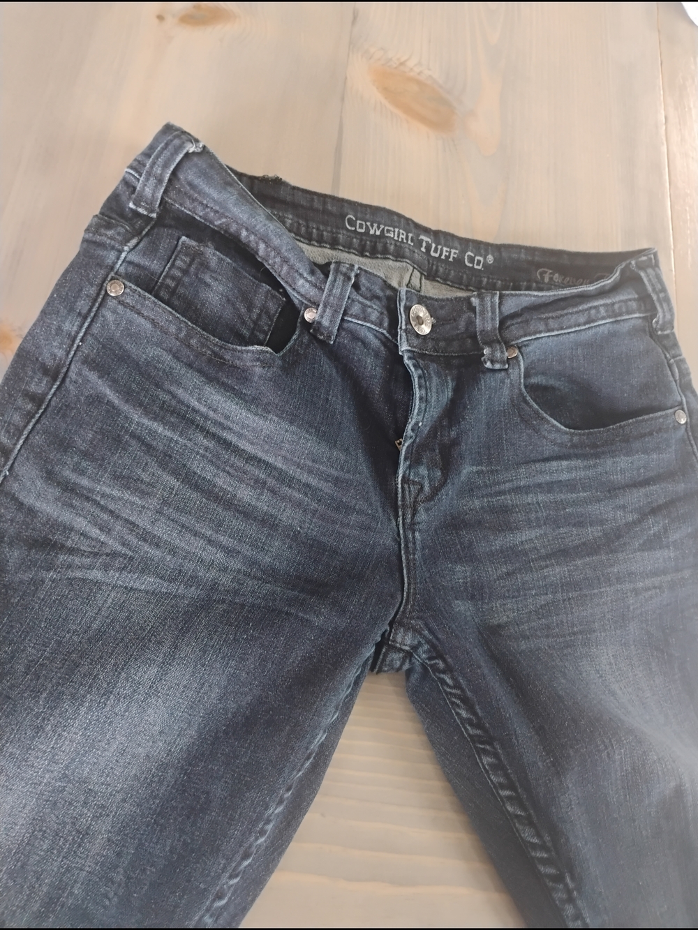 Cowgirl Tuff women's Dark Wash Jeans Medium